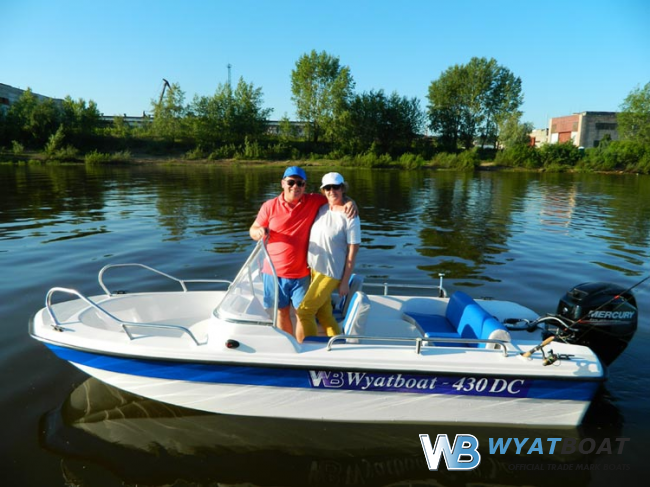 Wyatboat-430DC (тримаран)
